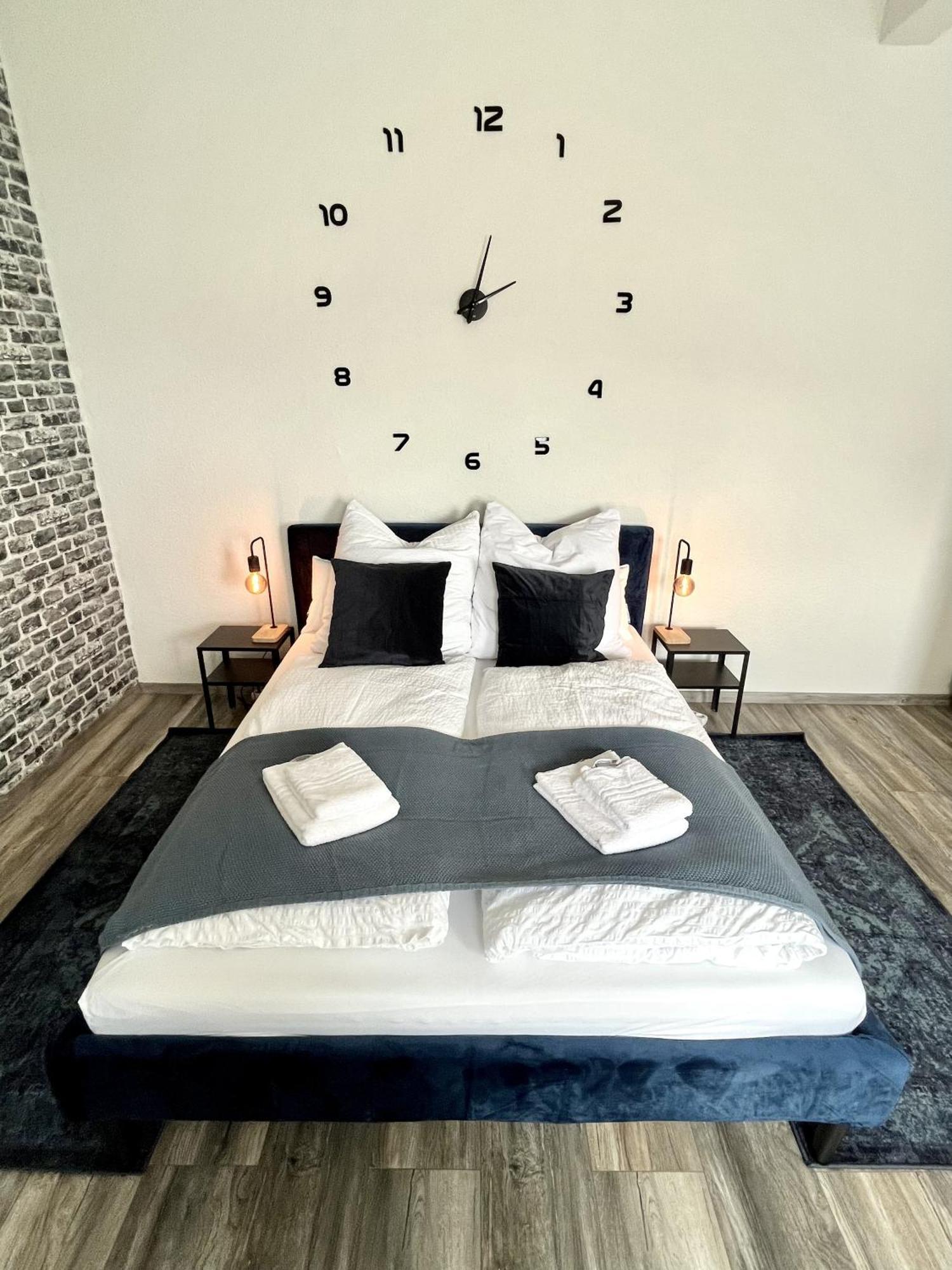Endless: Mitten Im Zentrum Inkl. Stellplatz Schwerin  Exterior foto